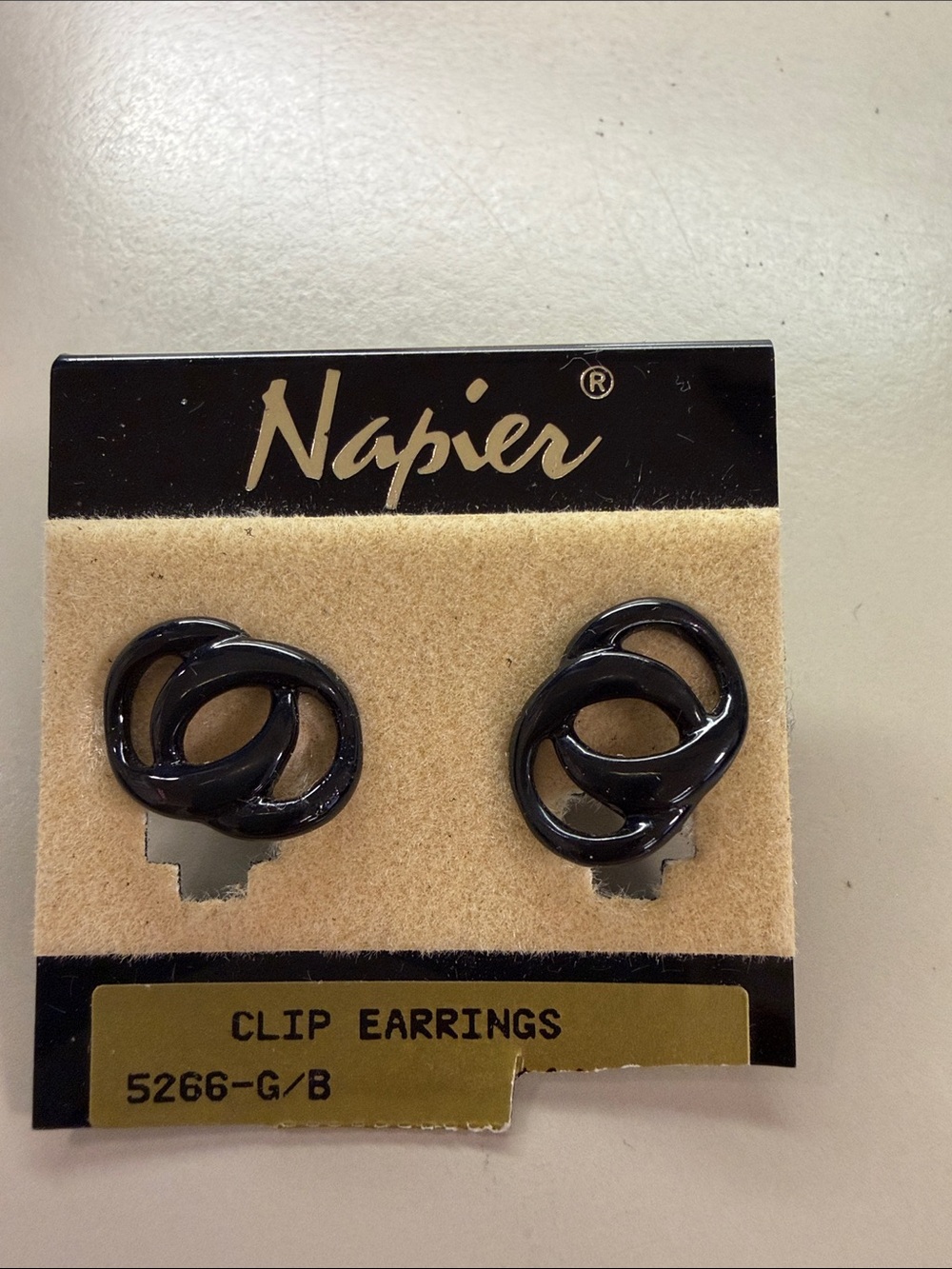 Vintage NAPIER  Black Interlocking Wavy Link Clip Earrings NWT NOS 5266-G/B